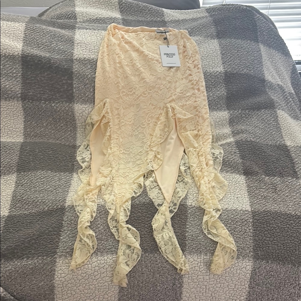 NWT Princess Polly Asymmetrical Cream Lace Skirt